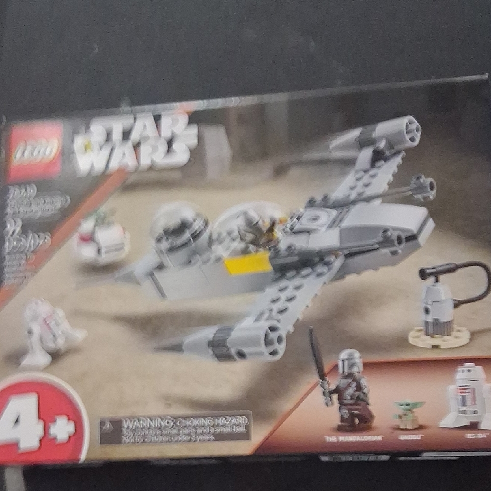 LEGO Star Wars Mandalorian Starfighter - Gray and Yellow